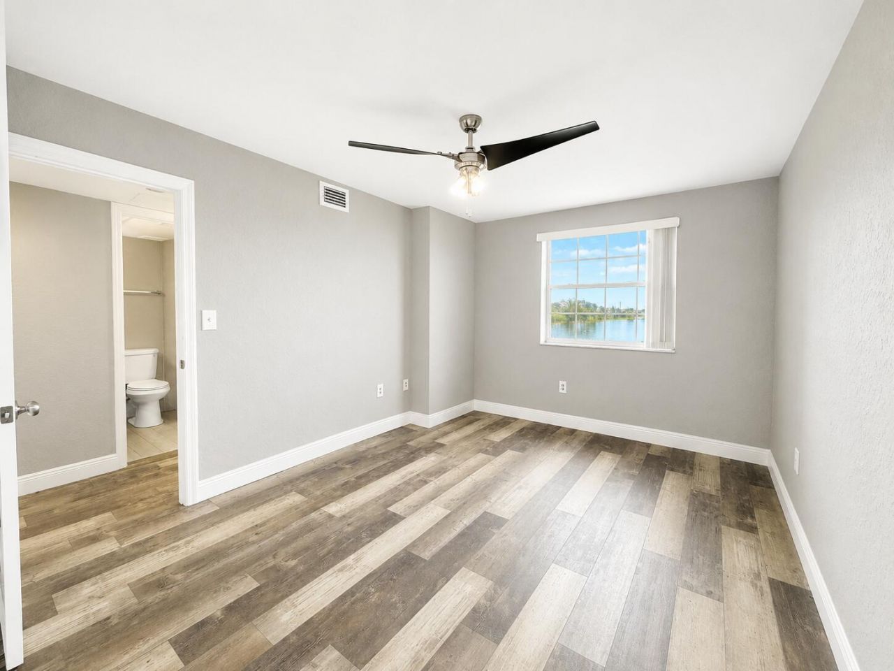 2831 N Oakland Forest Drive, Unit 101, Oakland Park, FL 33309 Photo