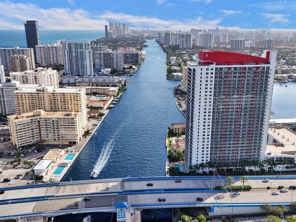 2600 E HALLANDALE BEACH Boulevard, Unit T3210, Hallandale Beach, FL 33009