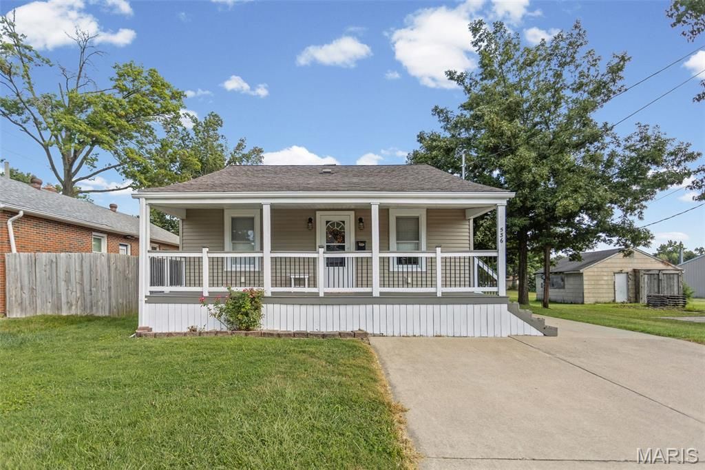536 W Corbin Street, Bethalto, IL 62010 Main Photo