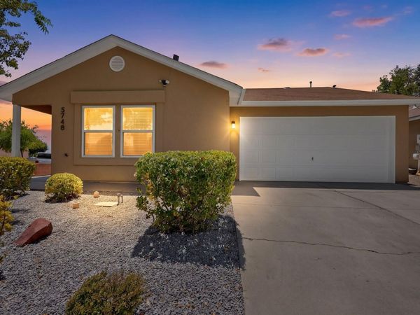 5748 Pinon Flats Road NW, Albuquerque, NM 87114