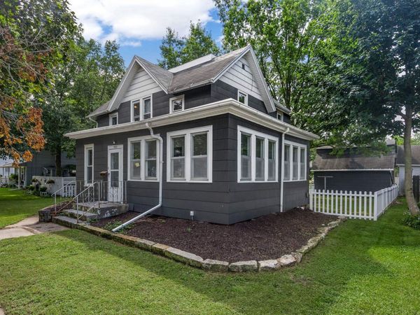 505 E Butler Street, Manchester, IA 52057