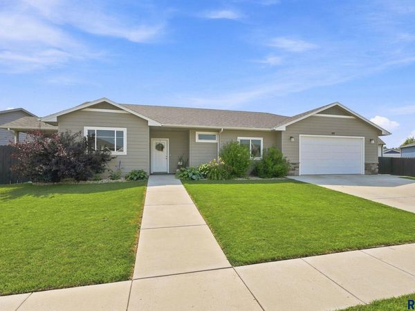 5315 S Whisper Cove Trl, Sioux Falls, SD 57108