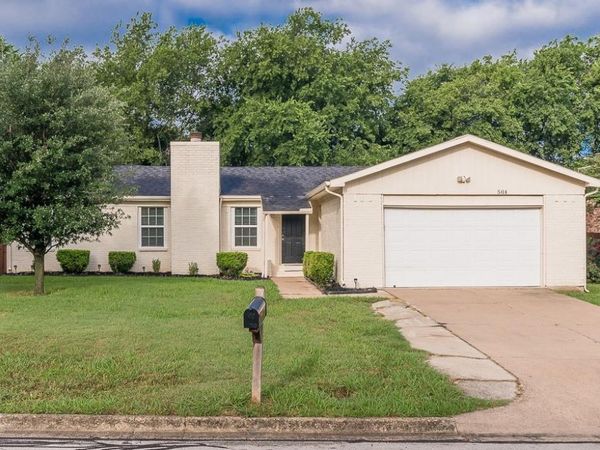 504 Circleview Drive , Mansfield, TX 76063