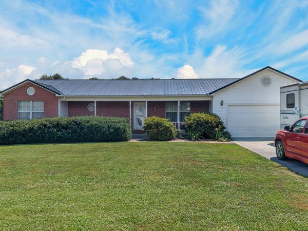 1661 Boardwalk Circle, Morristown, TN 37814