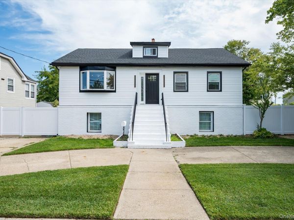 605 S Ocean Avenue, Freeport, NY 11520