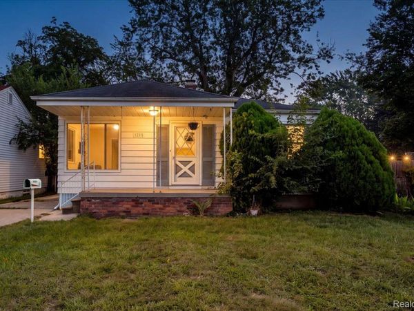 1215 Center Street , Inkster, Mi 48141