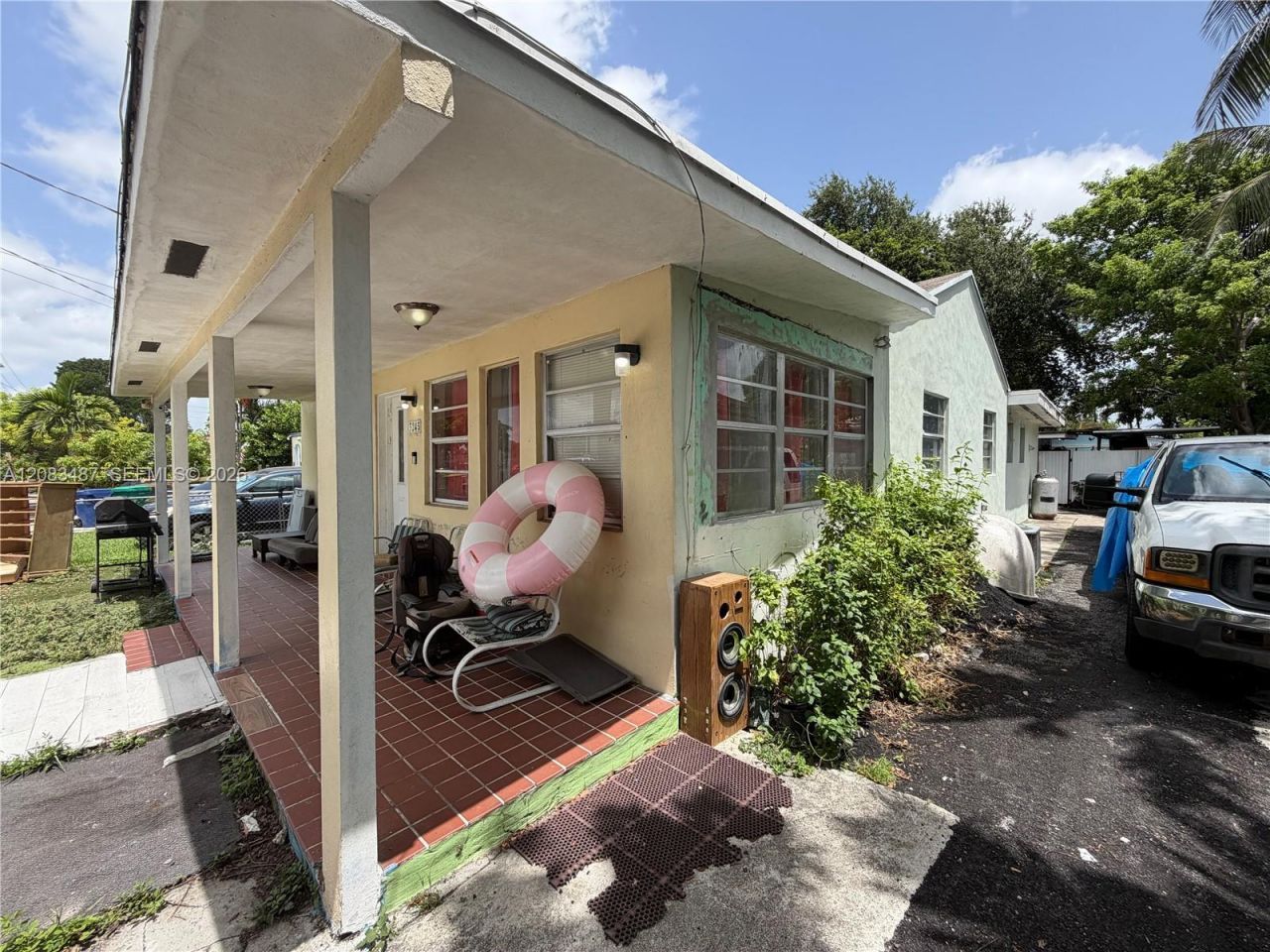 3245 NW 34th St , Miami, FL 33142 Photo