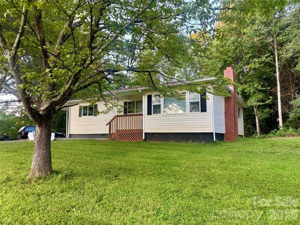 6622 Mountain Grove Road , Hickory, NC 28602