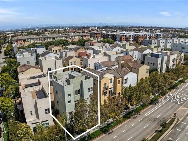 13027 Bluff Creek Drive, Unit 30, Playa Vista, CA 90094