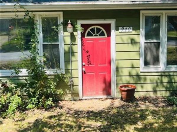 940 W Delmar Avenue, Godfrey, IL 62035