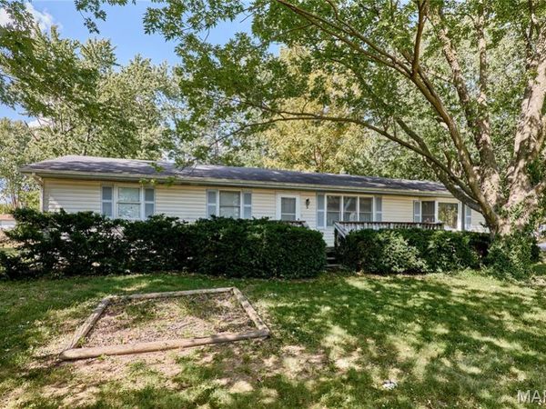 5 E Bibb Drive, Bowling Green, MO 63334