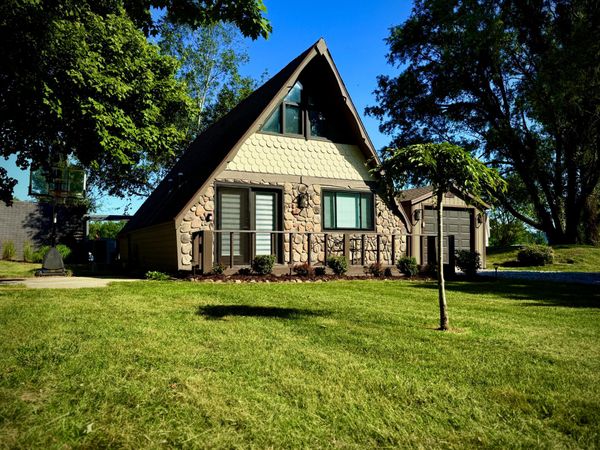 1864 N 24th Avenue, Mears, MI 49436