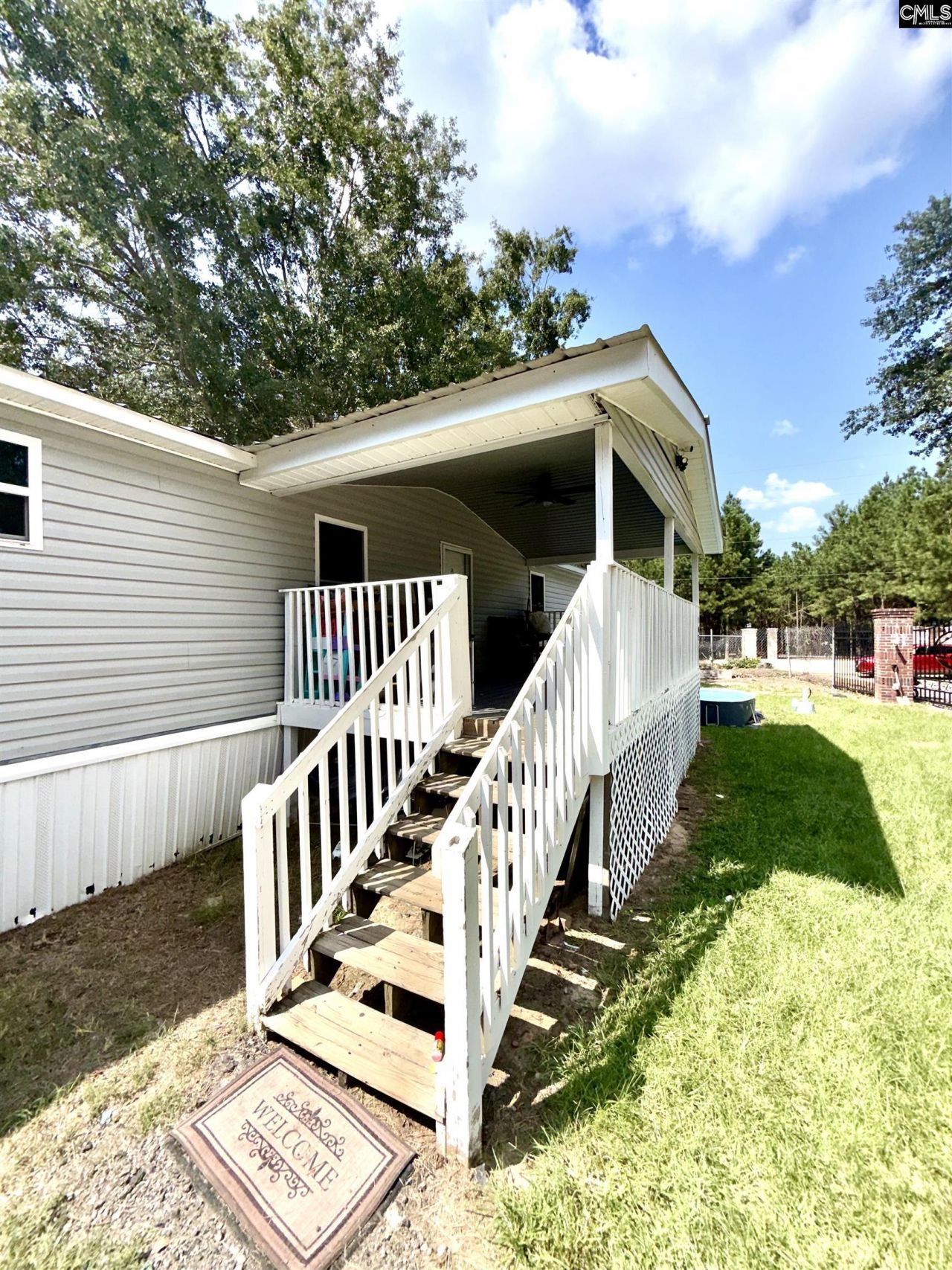 105-107 Duck Pond Road  Photo 17