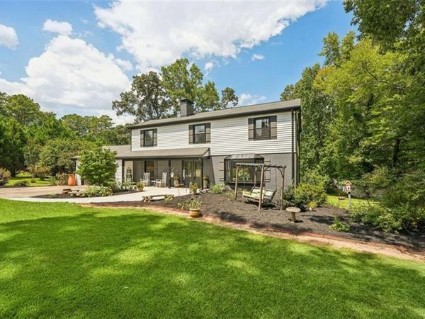 524 Golfview Dr, Peachtree City, GA 30269