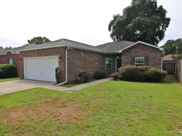 609 Saleta St, Pensacola, FL 32534