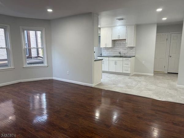 584 Pompton Ave, Cedar Grove, NJ 07009