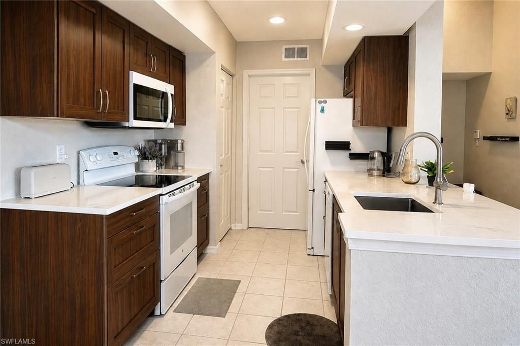4620 Saint Croix Ln, Unit 935, Naples, FL 34109 Photo