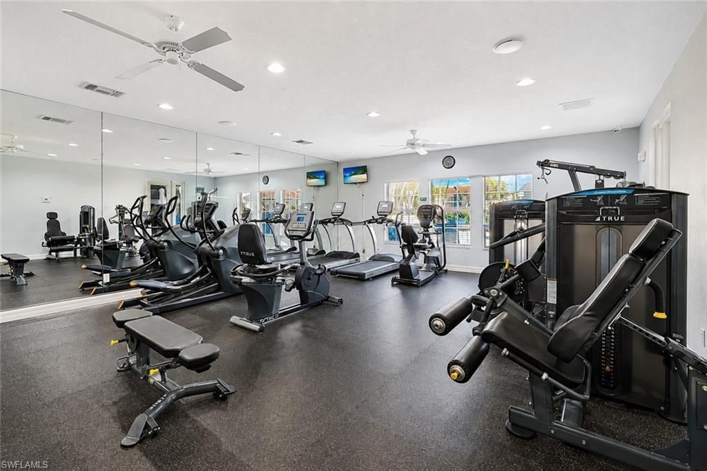 4620 Saint Croix Ln, Unit 935, Naples, FL 34109 Photo