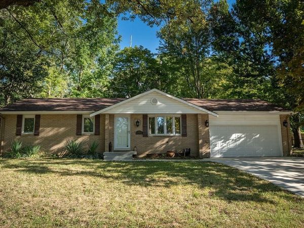 11607 Ridge Drive, Sugar Creek, MO 64054