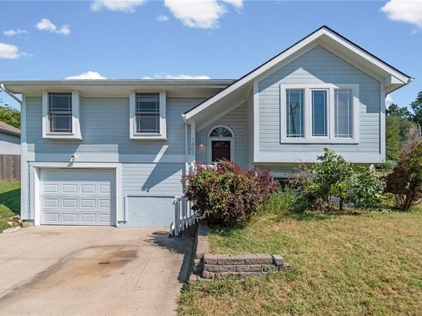1403 Dickinson Road, Independence, MO 64050