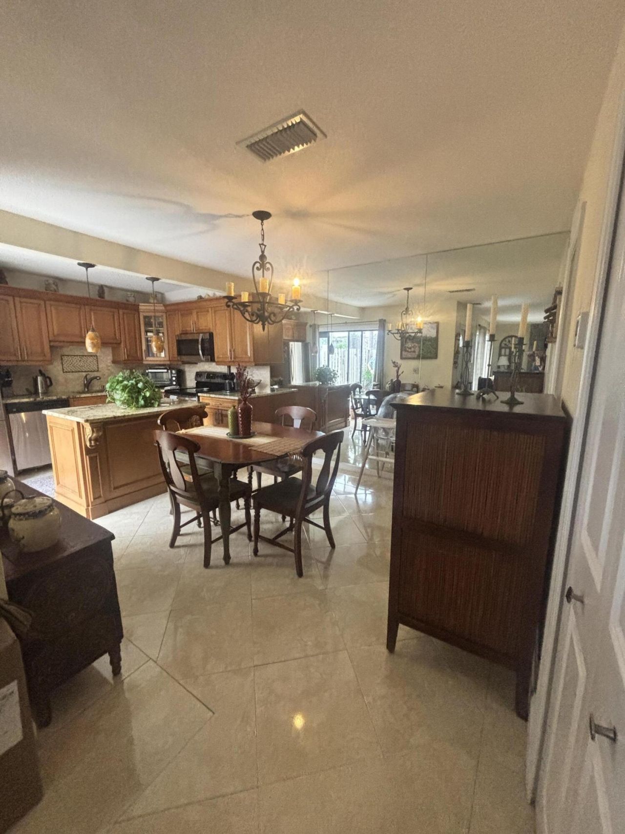 113 W Lake Arbor Drive, Palm Springs, FL 33461 Photo