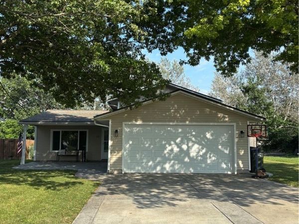 121 Bethesda Circle, Elyria, OH 44035
