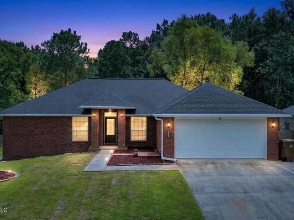 15054 Greenwell Circle, Biloxi, MS 39532