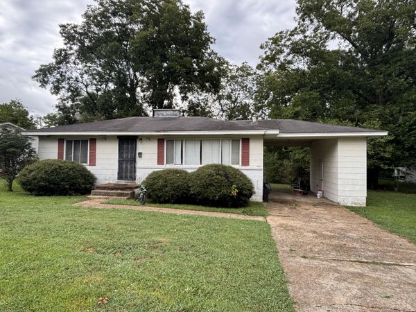 304 Hillcrest St., Okolona, MS 38860