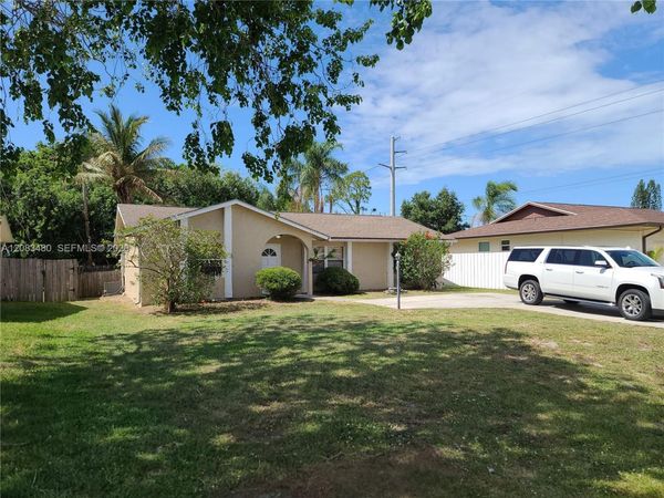 3013 SE Bamboo St , Stuart, FL 34997