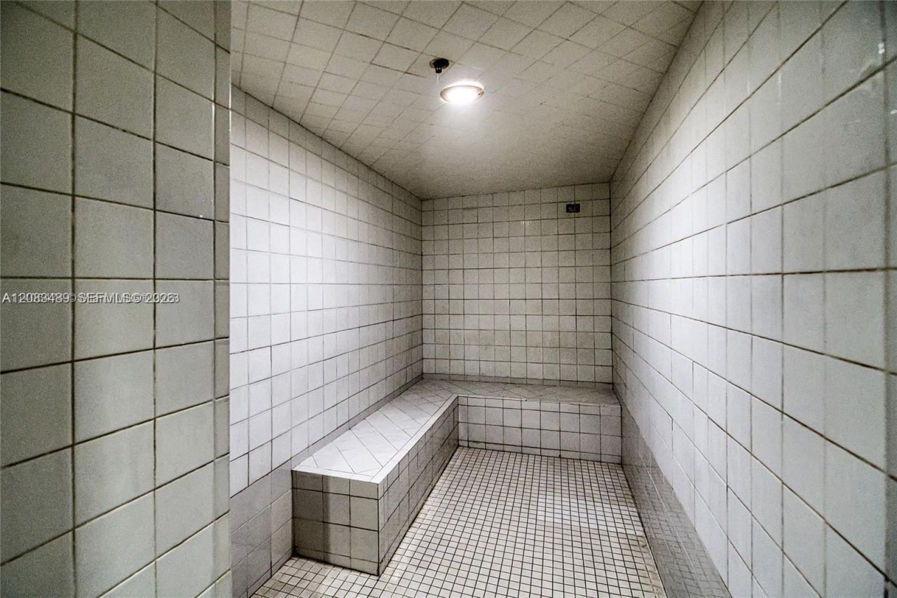 19201 Collins Ave , Unit 117, Sunny Isles Beach, FL 33160 Photo