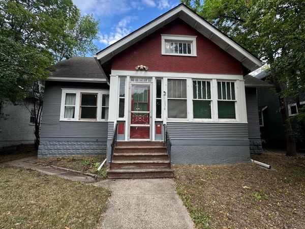 1034 University Drive N, Fargo, ND 58102