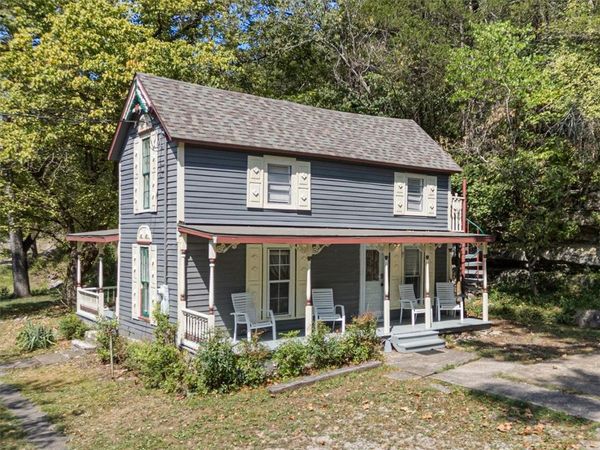 247 N Main Street , Eureka Springs, AR 72632