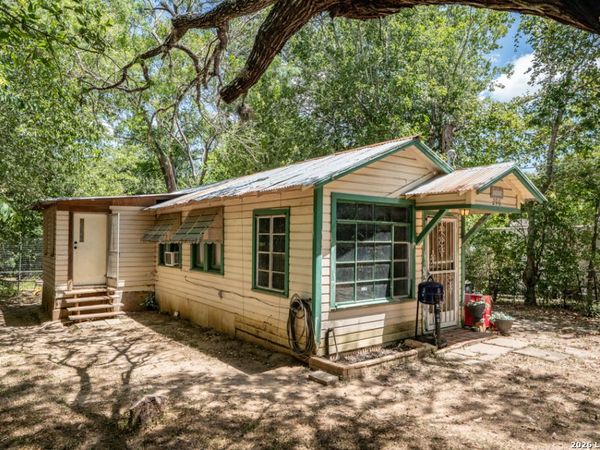 286 RIVERVIEW TER, Seguin, TX 78155