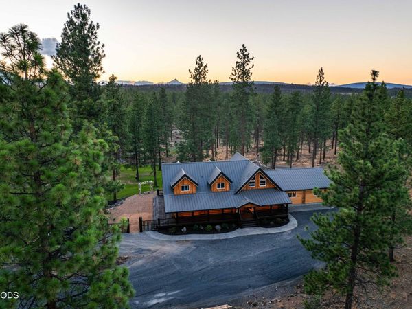 17031 Wilt Road, Sisters, OR 97759
