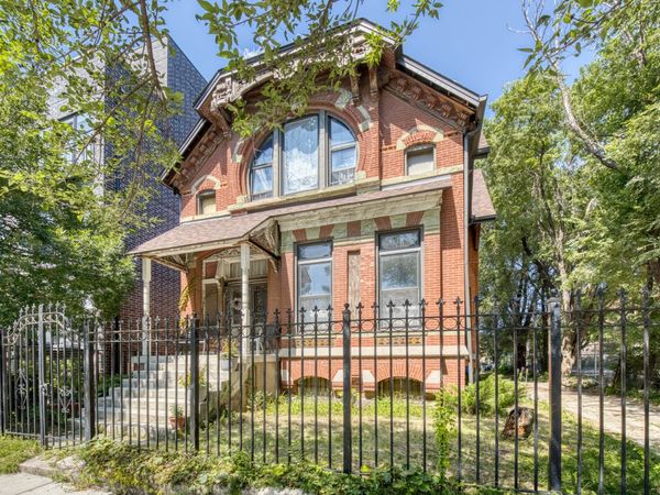 2050 W Monroe Street , Chicago, IL 60612