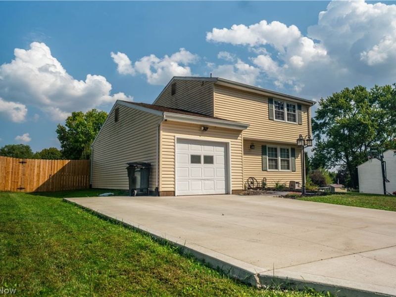 1714 Warrington Road NW, Massillon, OH 44646 Photo 2