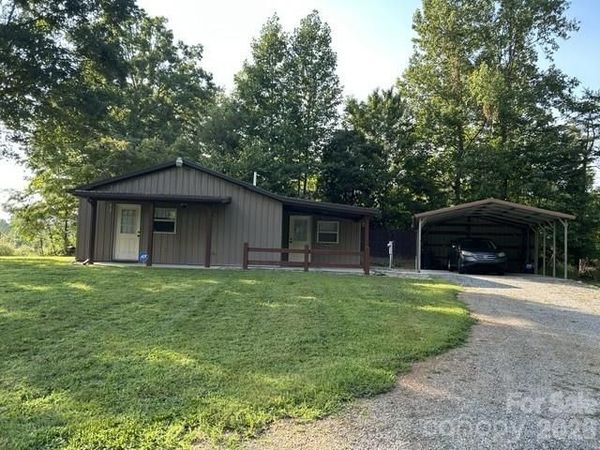 1846 Deer Park Road, Nebo, NC 28761