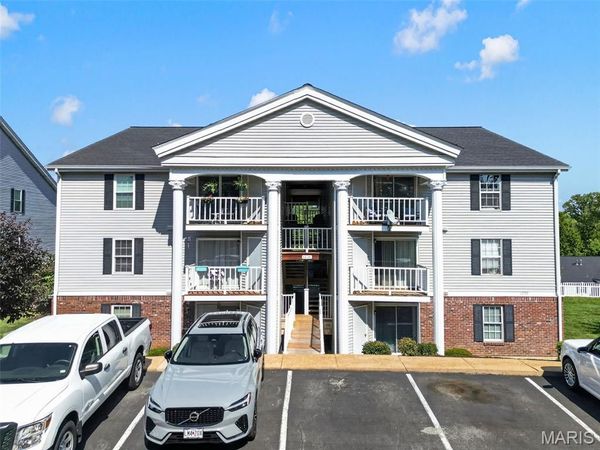 1239 Creve Coeur Crossing Lane, Unit D, Chesterfield, MO 63017