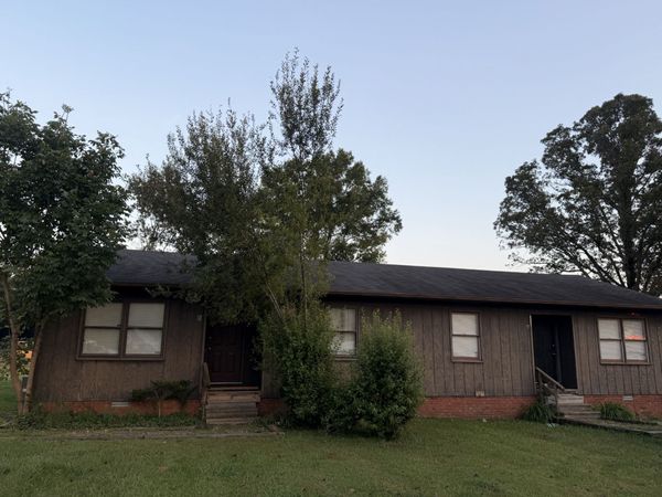 1515 Rogers Cir , Manchester, TN 37355
