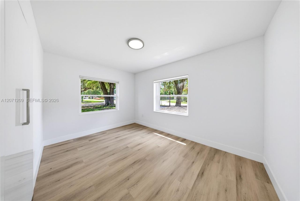 2101 NW 93rd Ter, Miami, FL 33147 Photo