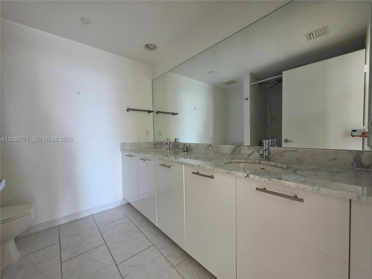 951 Brickell Ave , Unit 2510, Miami, FL 33131 Photo
