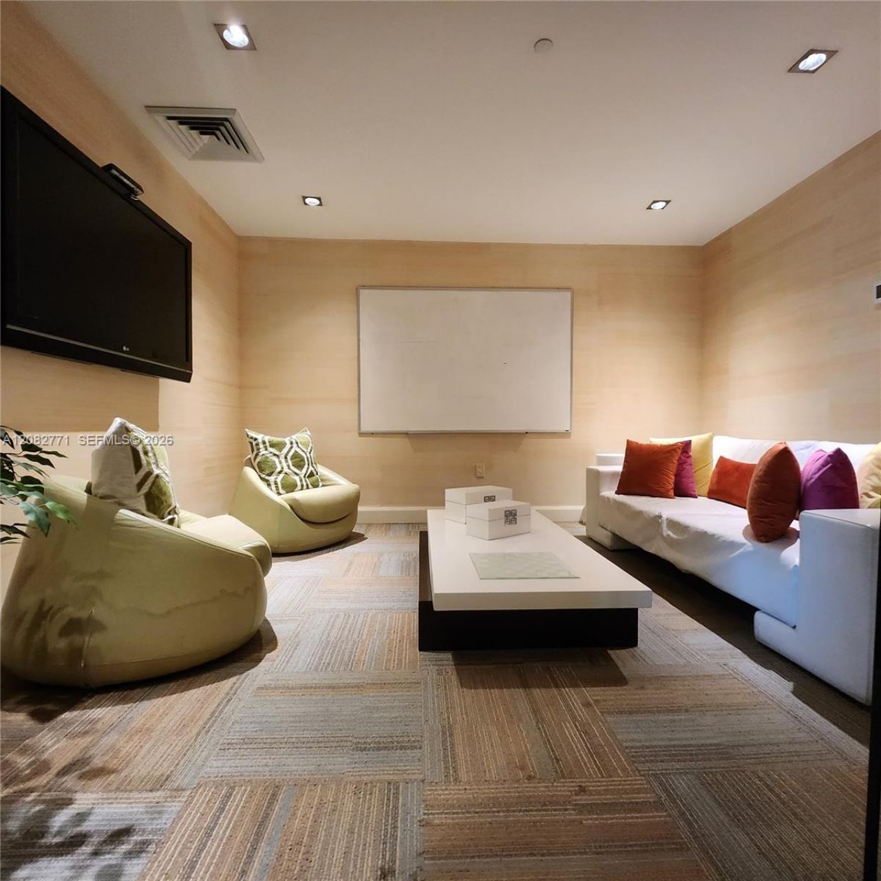 951 Brickell Ave , Unit 2510, Miami, FL 33131 Photo