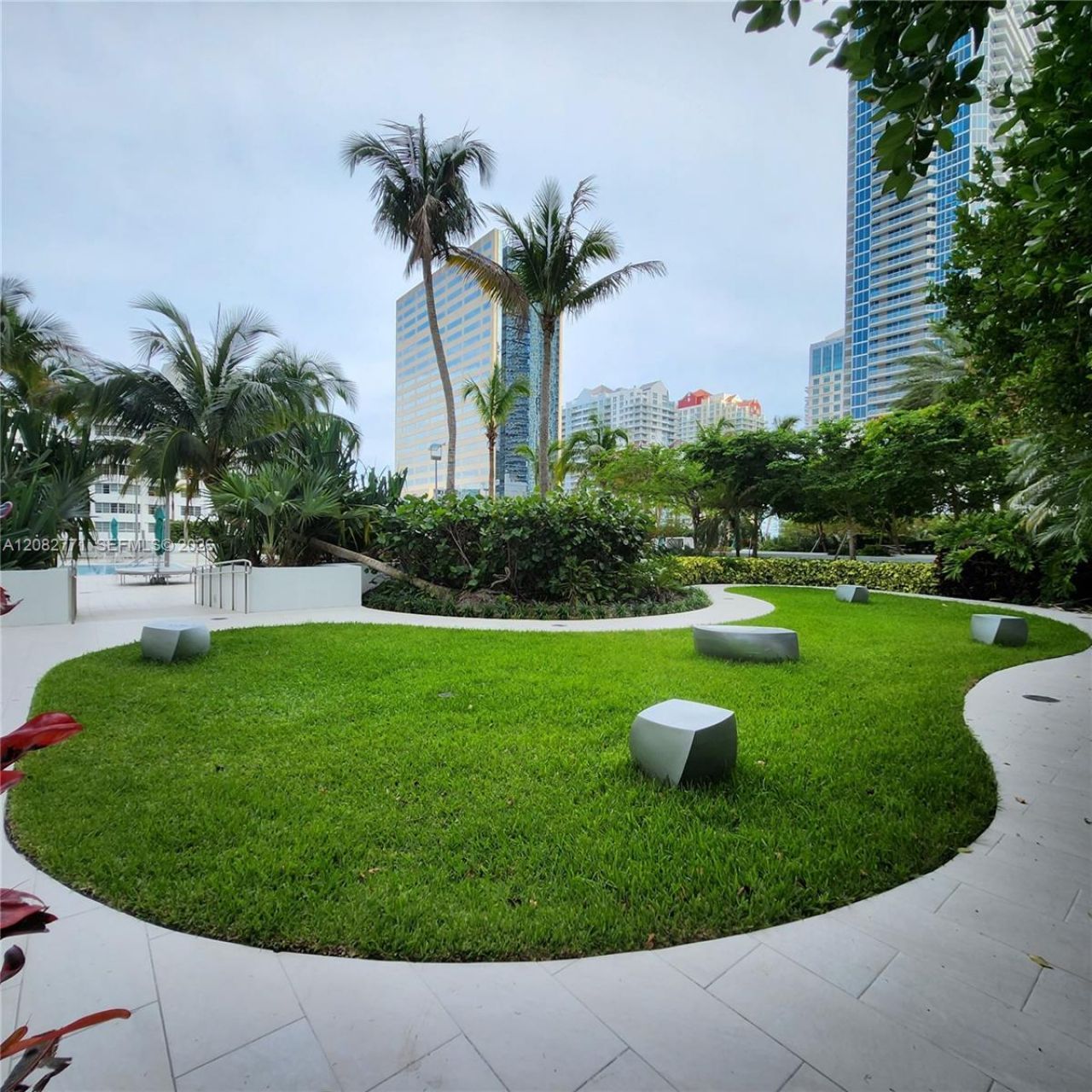 951 Brickell Ave , Unit 2510, Miami, FL 33131 Photo