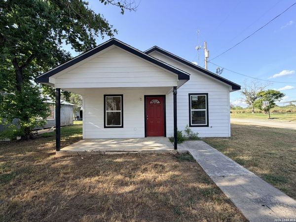 539 WACO ST, Pleasanton, TX 78064
