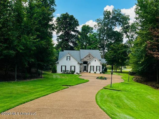 1720 Stonehedge Drive, Southaven, MS 38671 Main Photo