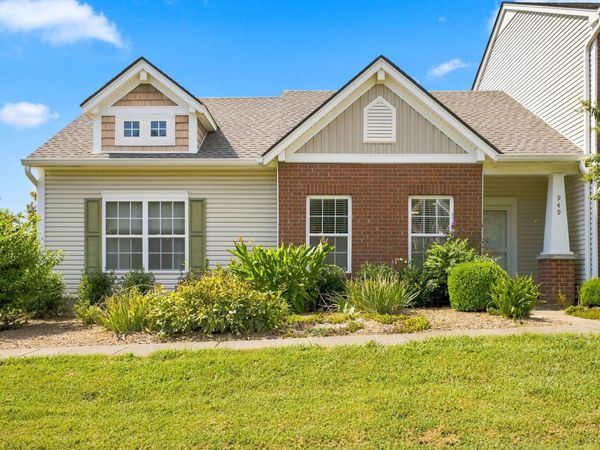949 Seven Oaks Blvd, Smyrna, TN 37167