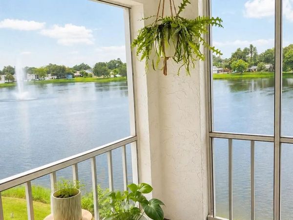 1200 37TH STREET N, Unit 302, ST PETERSBURG, FL 33713