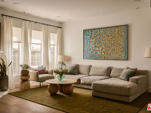 10639 Woodbridge Street, Unit 107, Toluca Lake, CA 91602