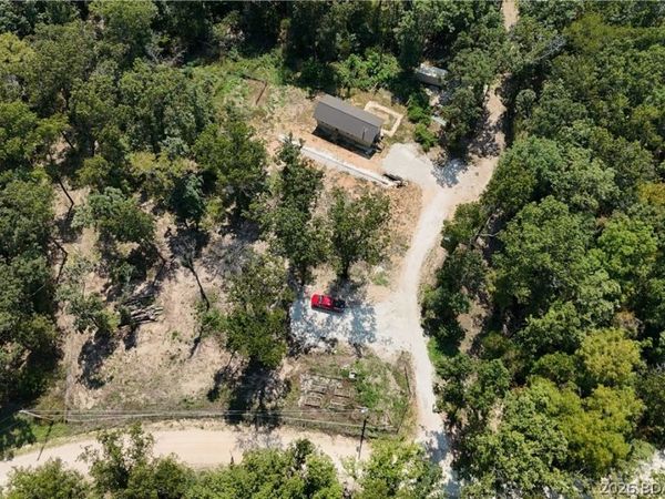 140 Bunker Road , Eldon, MO 65026