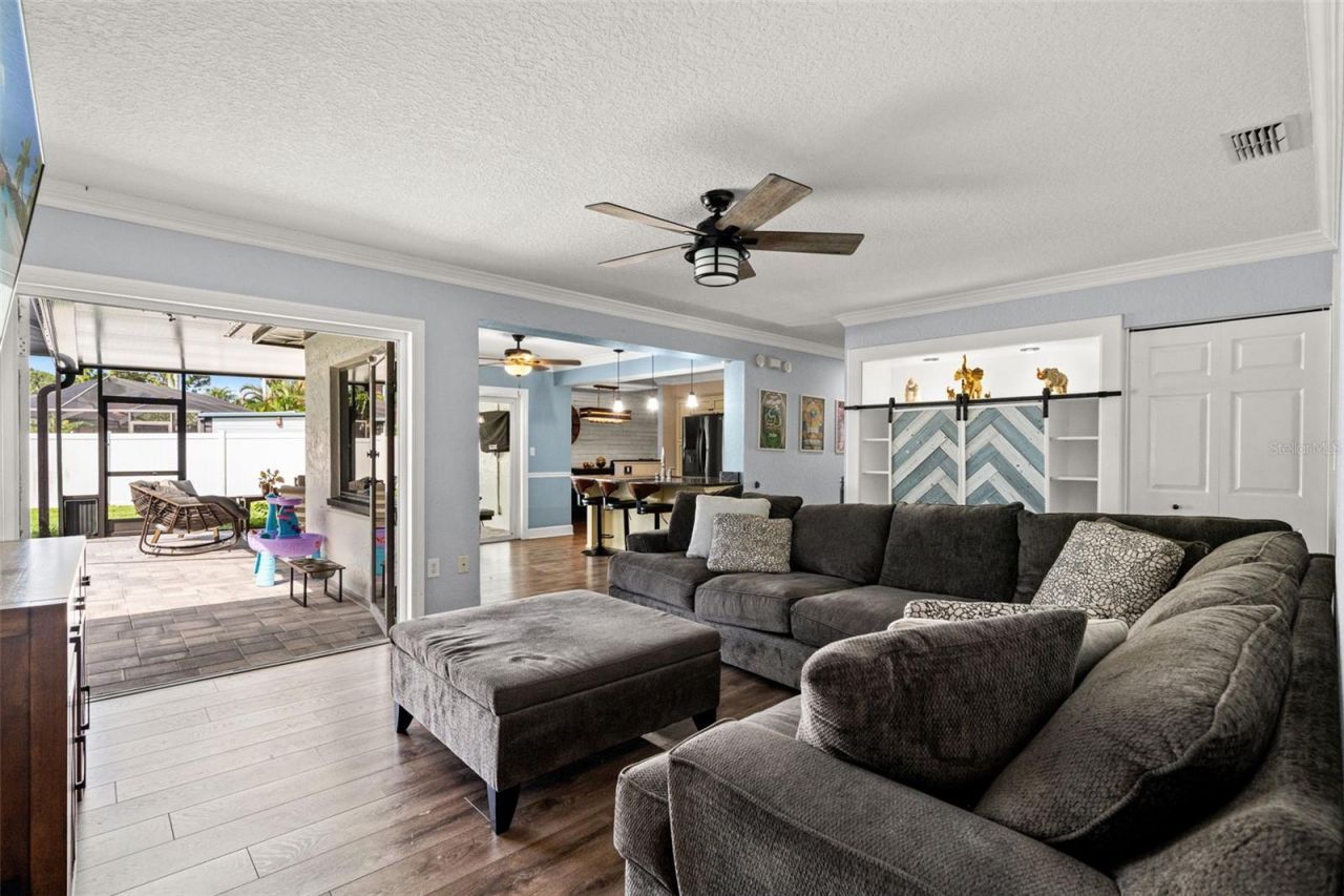 11312 Robert Dr., Seminole, FL 33778 Photo